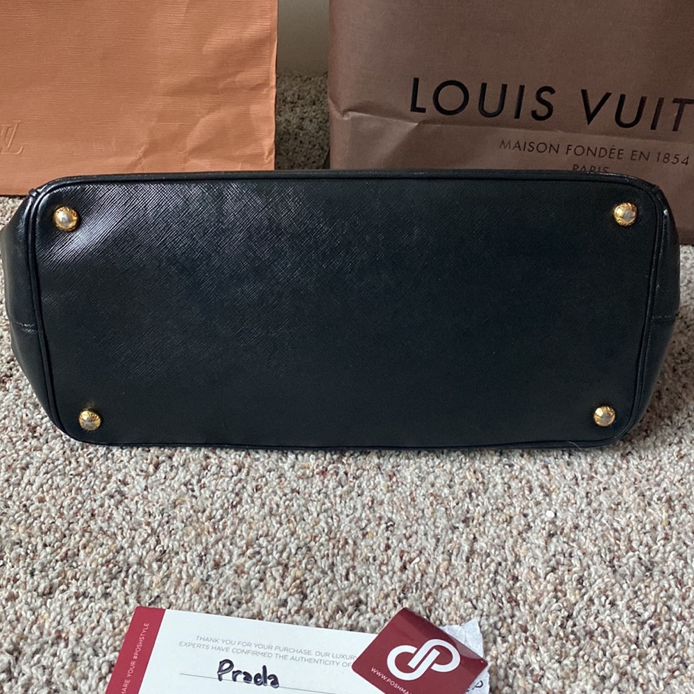 Authentic Prada Large Saffiano - image 3